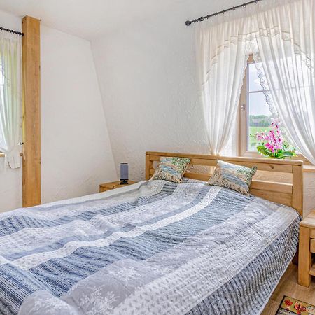 Amazing Home In Gniewino With Kitchen Exteriör bild