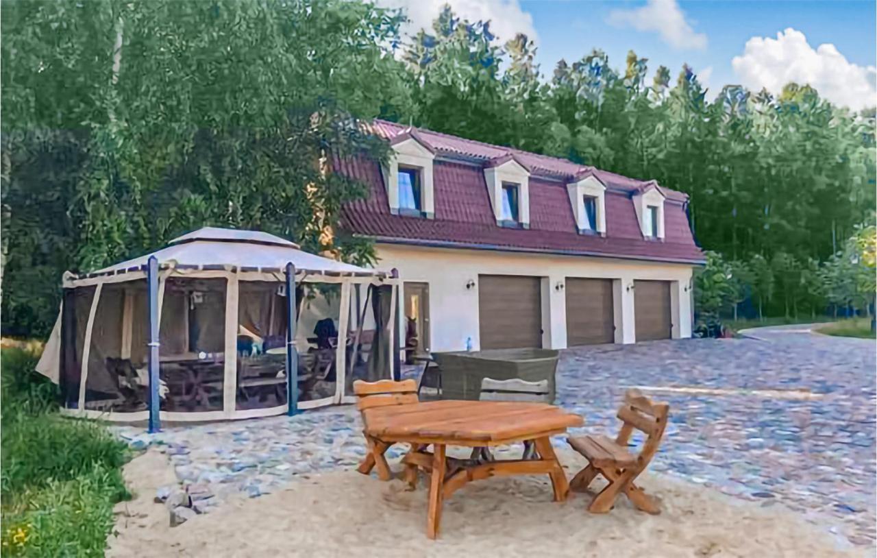 Amazing Home In Gniewino With Kitchen Exteriör bild